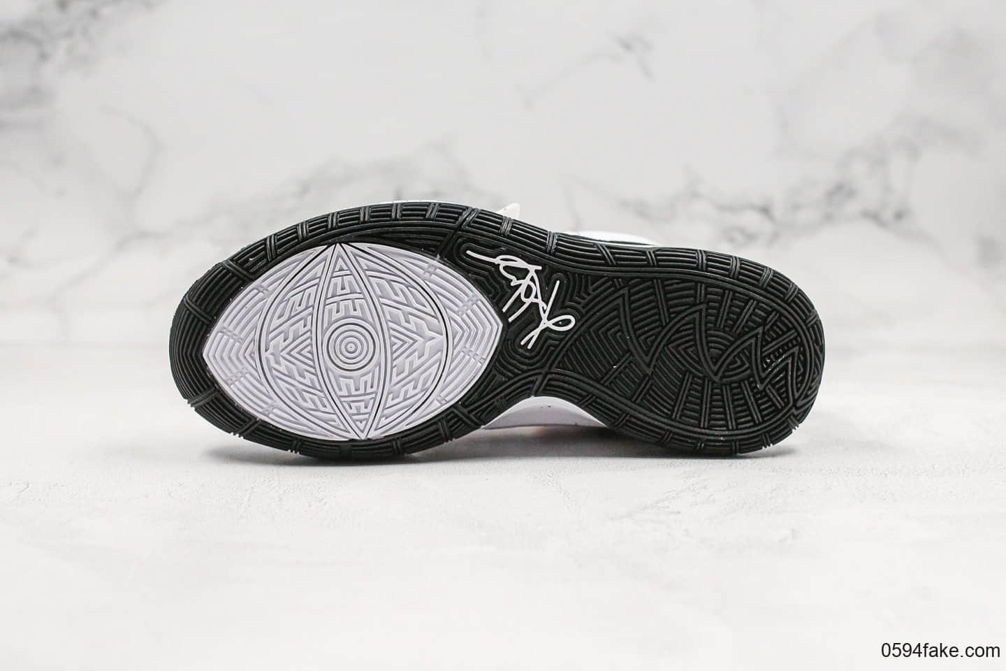 耐克Nike Kyrie 6 EP纯原版本欧文6代黑白配色内置真实气垫支持高强度实战原档案数据开发 货号：BQ9377-100