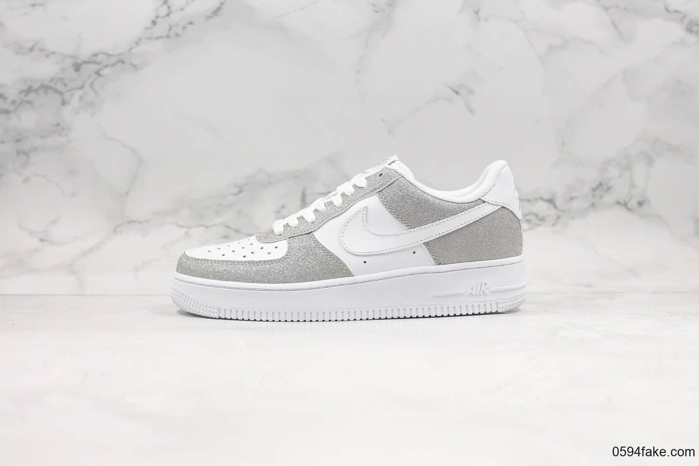 耐克Nike Air Force1 low 07纯原版本低帮空军一号闪银满天星配色内置全掌Sole气垫原盒原标 货号：AV3040-100