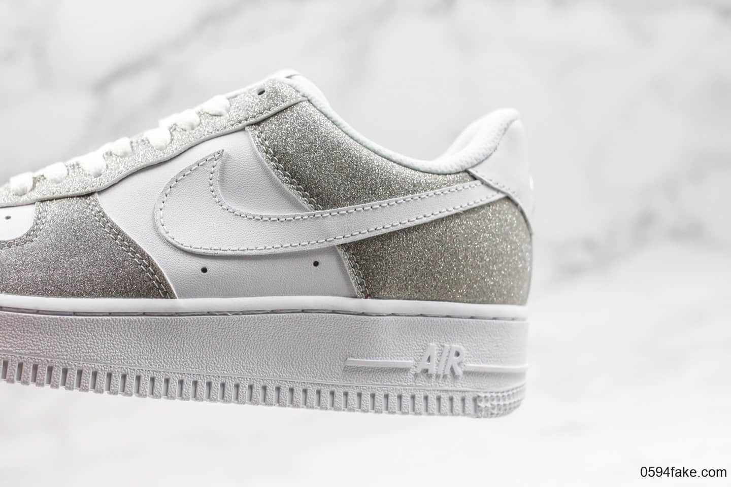 耐克Nike Air Force1 low 07纯原版本低帮空军一号闪银满天星配色内置全掌Sole气垫原盒原标 货号：AV3040-100