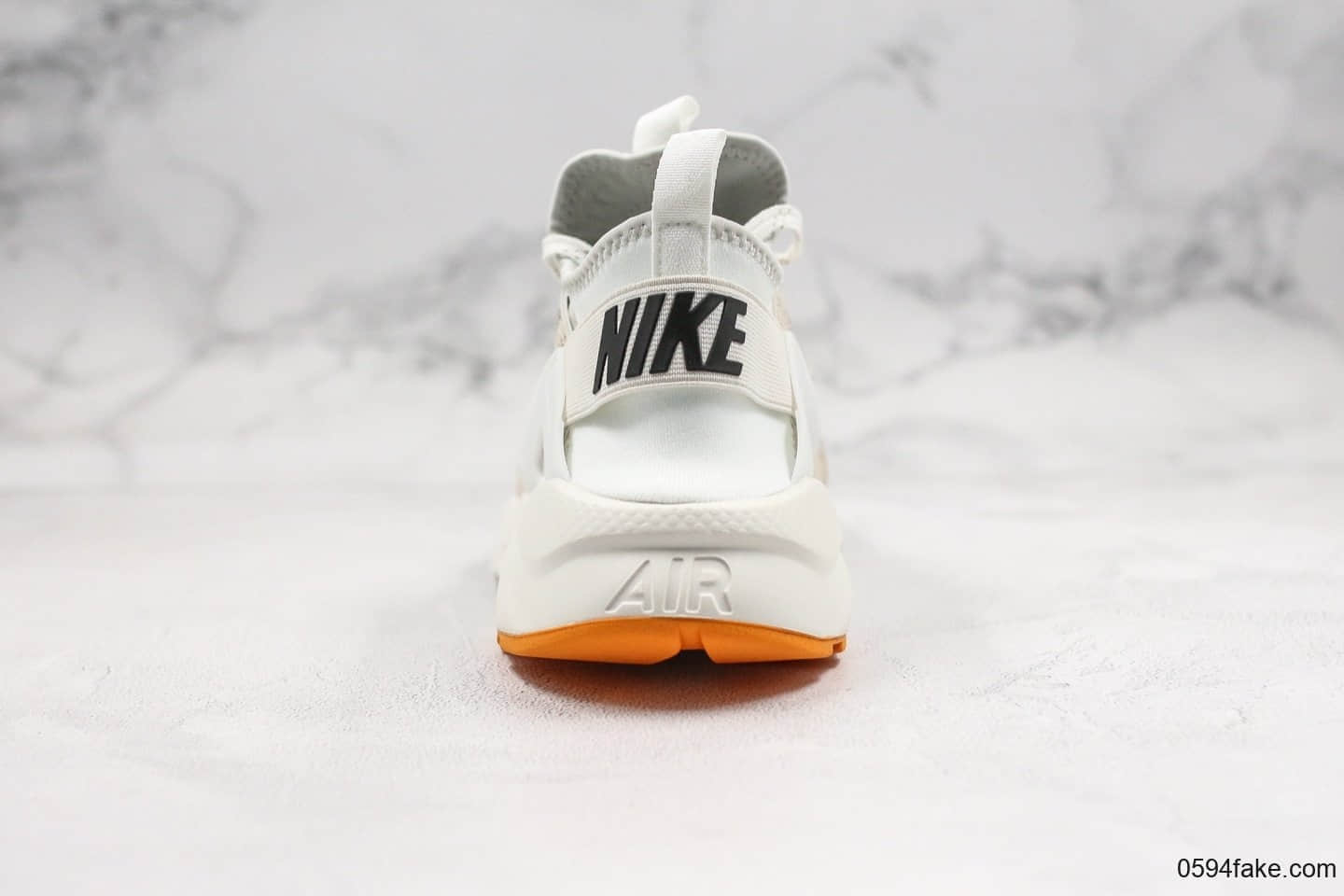 耐克Nike Air Huarache Ultra Suede纯原版本华莱士慢跑鞋蛇纹米白配色内置气垫原档案数据开发 货号：829669-551
