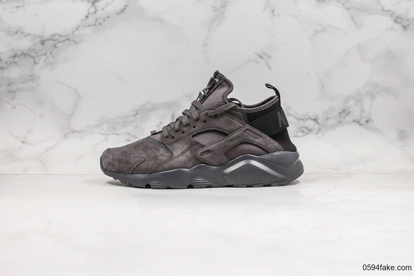 耐克Nike Air Huarache Ultra Suede纯原版本华莱士慢跑鞋麂皮棕色内置气垫原盒原标双层海玻璃鞋垫 货号：829669-556