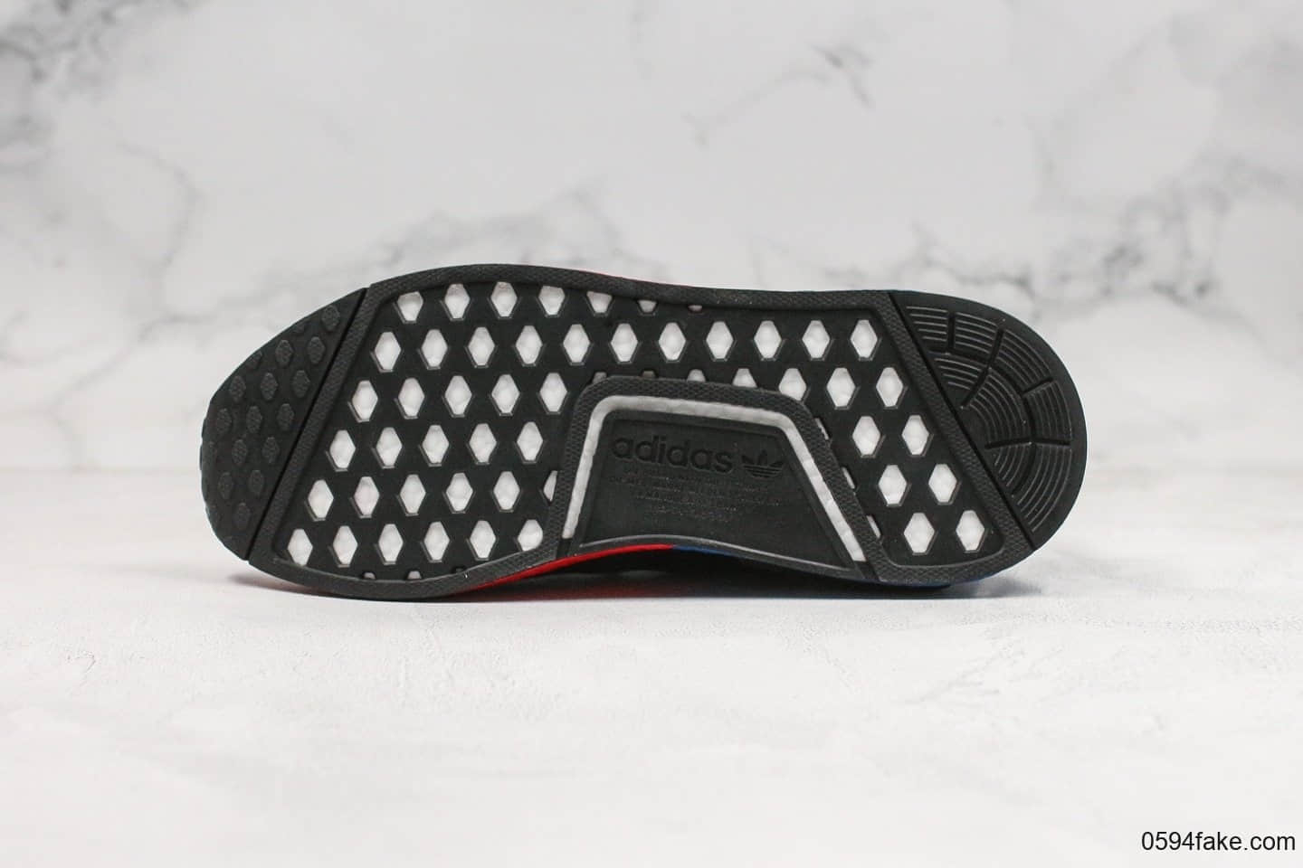 阿迪达斯Adidas NMD R1 Boost V2纯原版本二代3M变色龙NMD爆米花跑鞋黑红蓝配色内置Boost缓震大底原盒原标 货号：FV9023