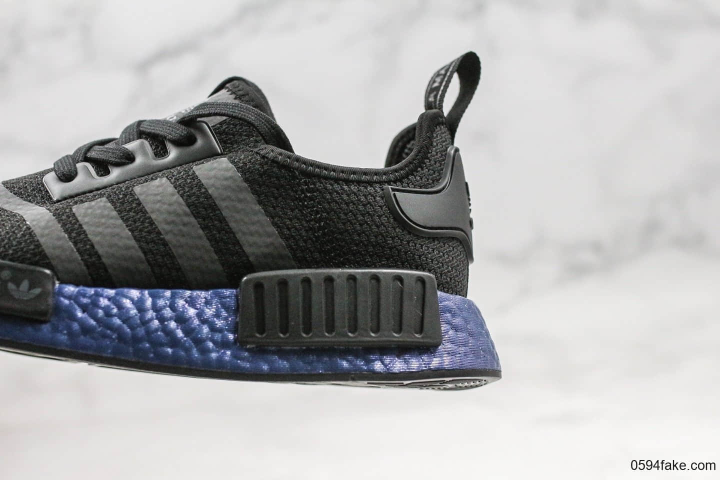 阿迪达斯Adidas Originals NMD_R1 Suede Grey Black Bule纯原版本三叶草NMD爆米花跑鞋黑蓝色原盒原标真Boost缓震大底 货号：FV3645