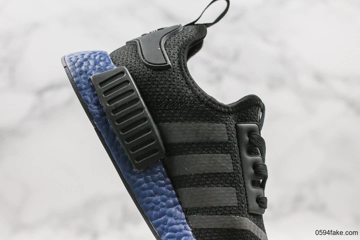 阿迪达斯Adidas Originals NMD_R1 Suede Grey Black Bule纯原版本三叶草NMD爆米花跑鞋黑蓝色原盒原标真Boost缓震大底 货号：FV3645