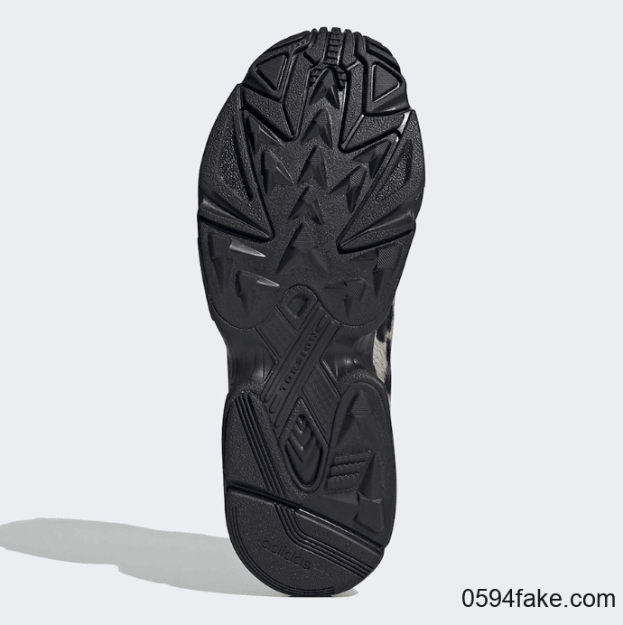 adidas经典复古跑鞋Yung-1新配色即将登场！狂野豹纹你心动了吗？ 货号：EG8726