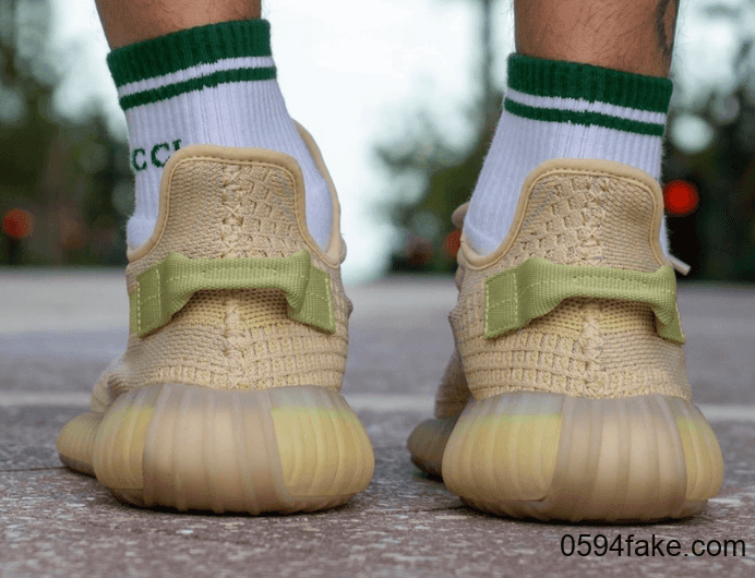 Yeezy 350 V2“ Flax”上脚图曝光！清新柠檬黄色调！ 货号：FX9028