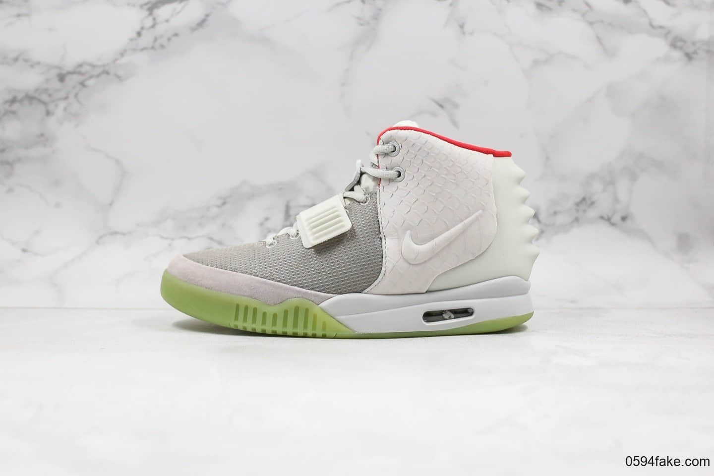 耐克Kanye West xNike Air Yeezy II NRG纯原版本侃爷联名椰子二代中帮纪念球鞋白绿配色原档案数据开发 货号：508214-010