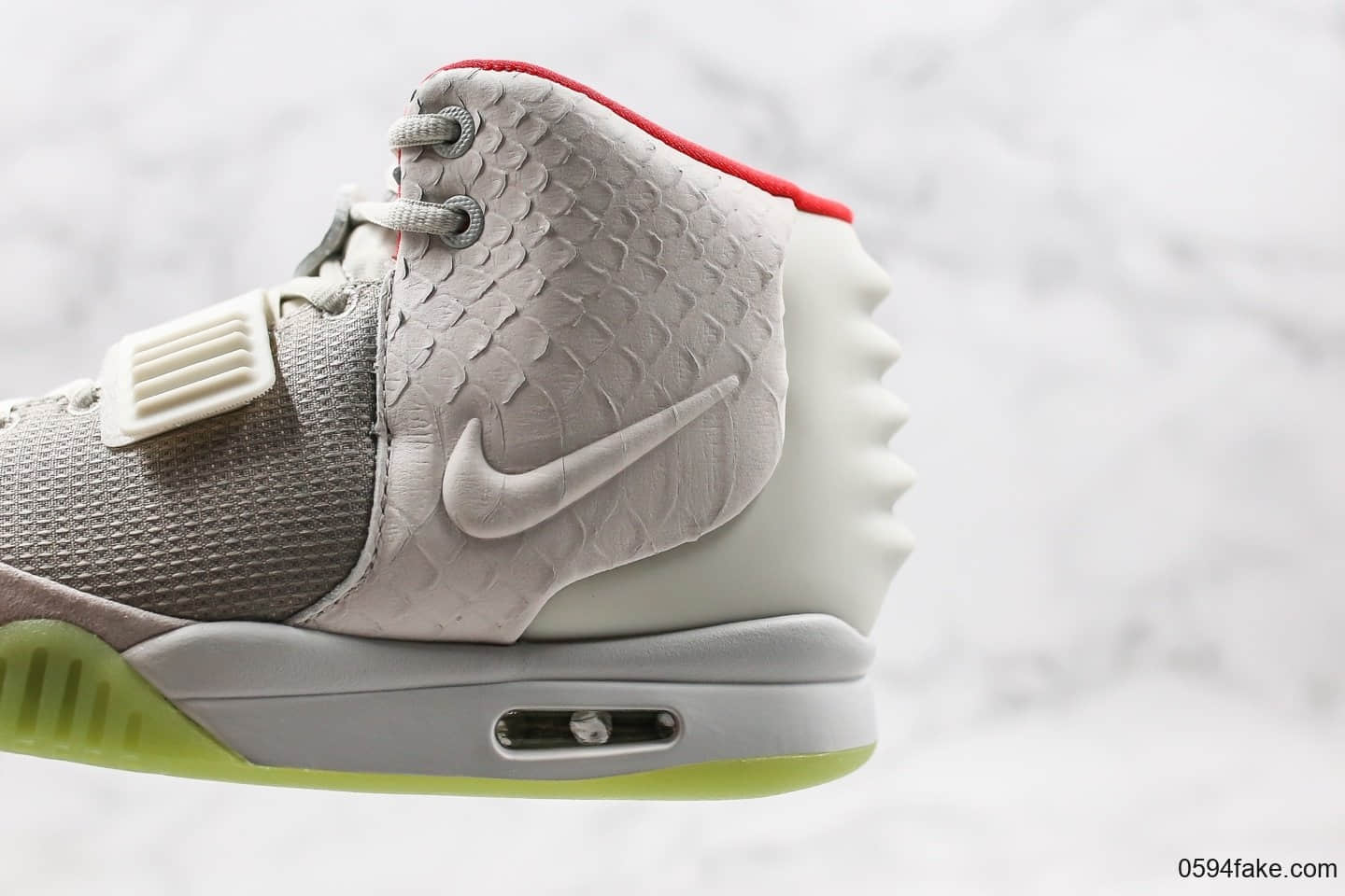 耐克Kanye West xNike Air Yeezy II NRG纯原版本侃爷联名椰子二代中帮纪念球鞋白绿配色原档案数据开发 货号：508214-010