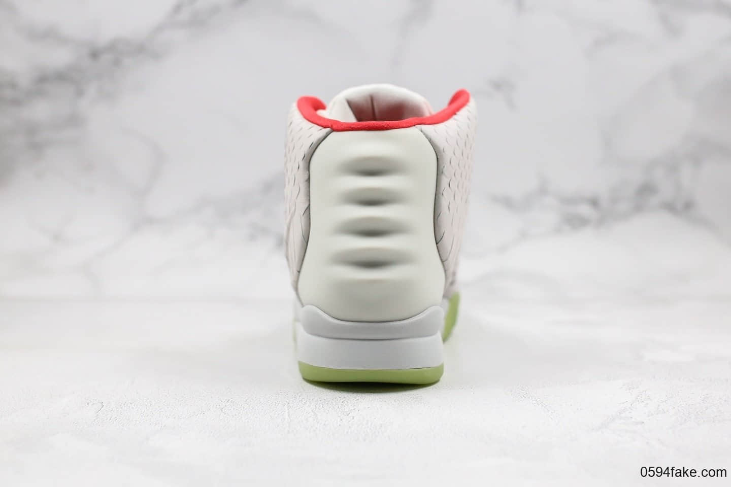 耐克Kanye West xNike Air Yeezy II NRG纯原版本侃爷联名椰子二代中帮纪念球鞋白绿配色原档案数据开发 货号：508214-010