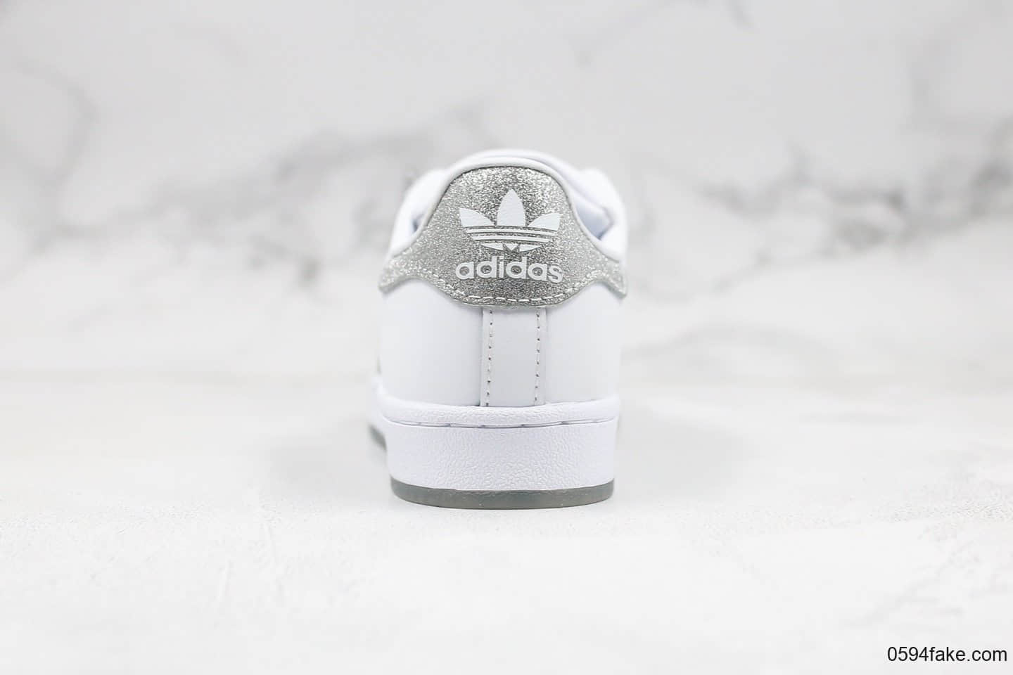 阿迪达斯Adidas Superstar W纯原版本三叶草贝壳头闪银满天星原厂EVA蓝底全头层小牛皮面料 货号：EG8135