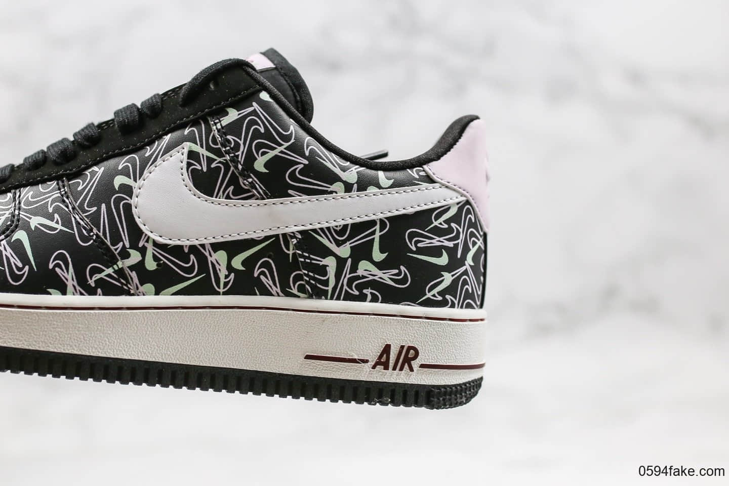 耐克Nike Air Force 1 Valentine's Day Mandarin duck纯原版本空军一号情人节鸳鸯小鹿乱撞黑白配色内置气垫原楦头原纸板打造 货号：BV0319-002