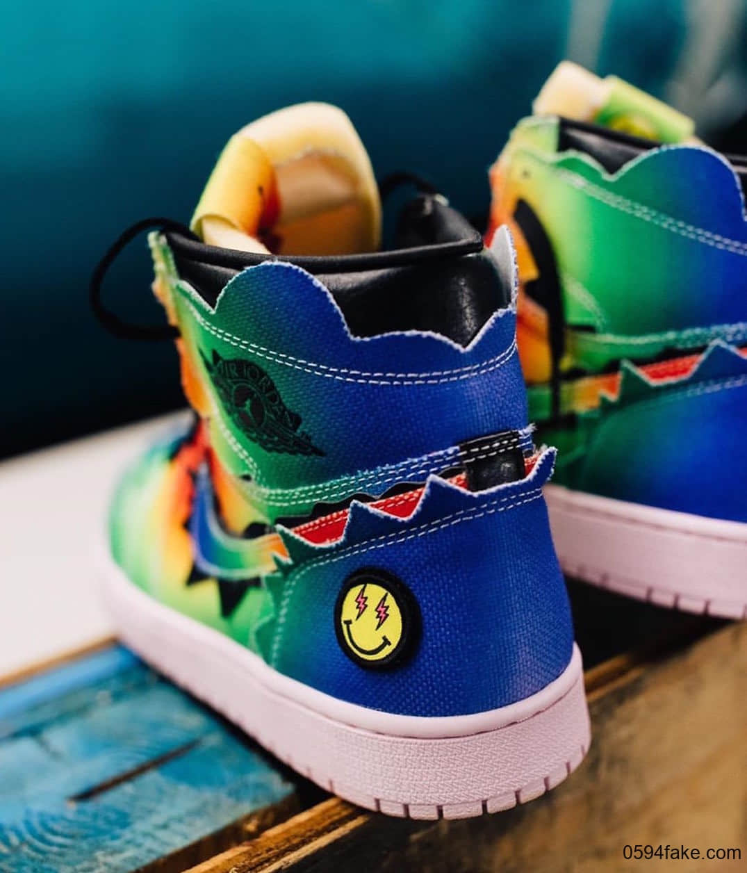 J Balvin x Air Jordan 1惊艳亮相！渐变彩色扎染鞋面吸睛度爆棚！