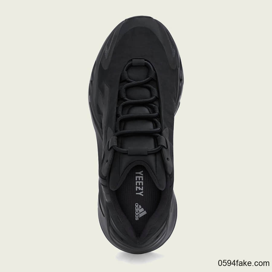 反光效果首度曝光！adidas Yeezy Boost 700 MNVN “Triple Black”将于2月8日发售！ 货号：FV4440