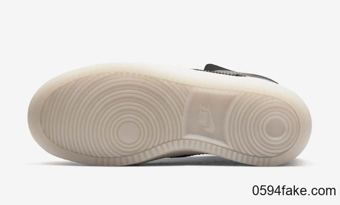鸳鸯Swoosh+解构设计！Nike解构球鞋又有新惊喜！ 货号：CI7594-001