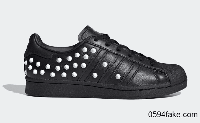 铆钉贝壳头!全新adidas Superstar WMNS将于2月13日发售！