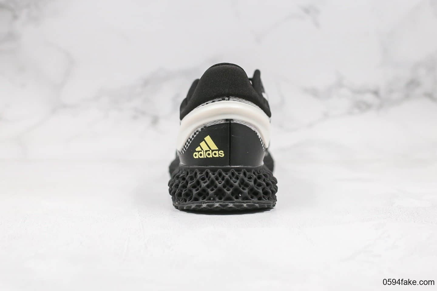阿迪达斯Adidas Alphaedge 4D LTD M纯原版本冰雪蚕丝黑配色4D鞋底跑鞋原盒原标原档案数据开发 货号：FV5330