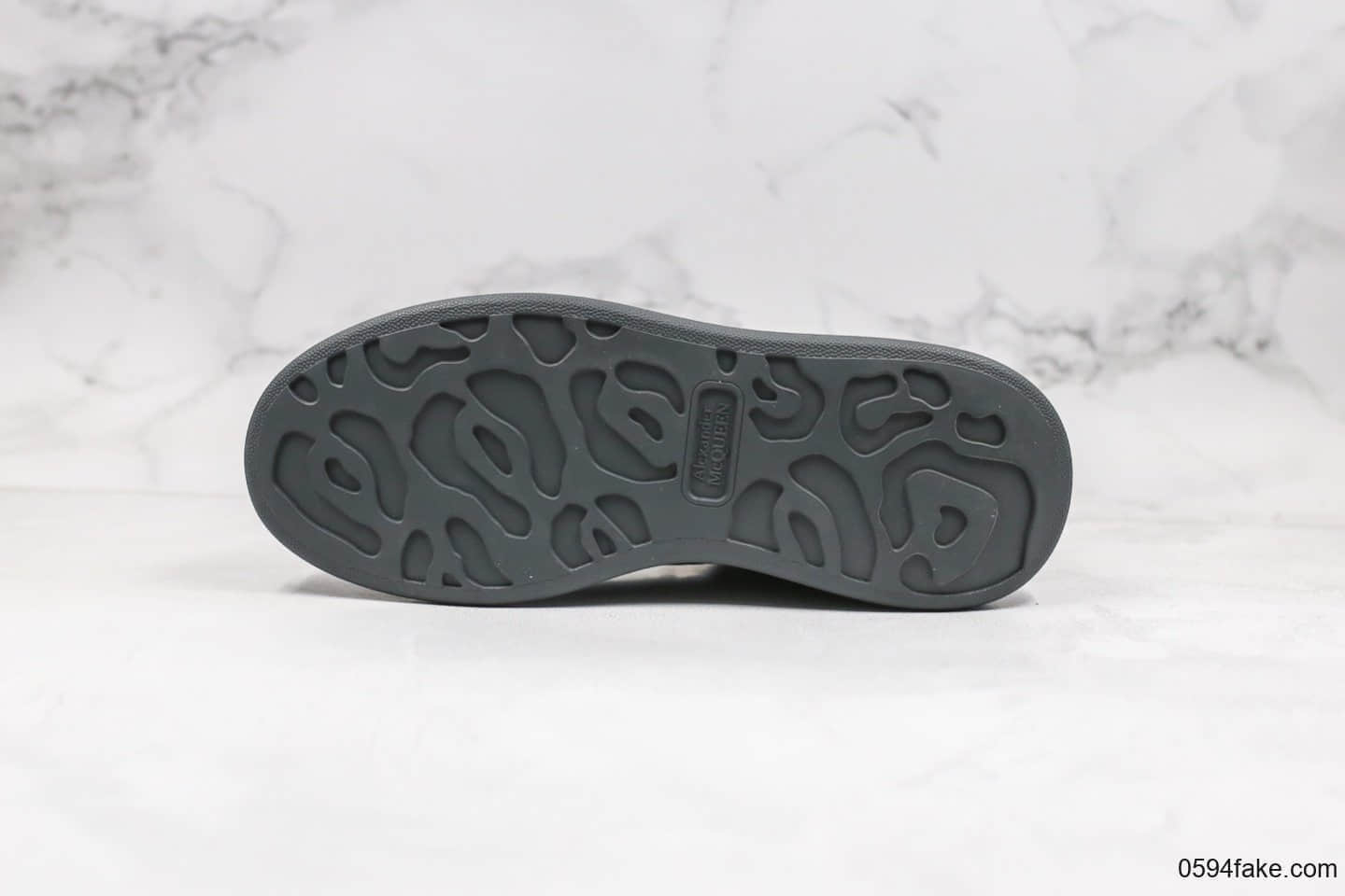 亚历山大Alexander McQueen sole sneakers纯原版本麦昆低帮灰色麂皮牛反绒厚底原厂工艺一比一打造