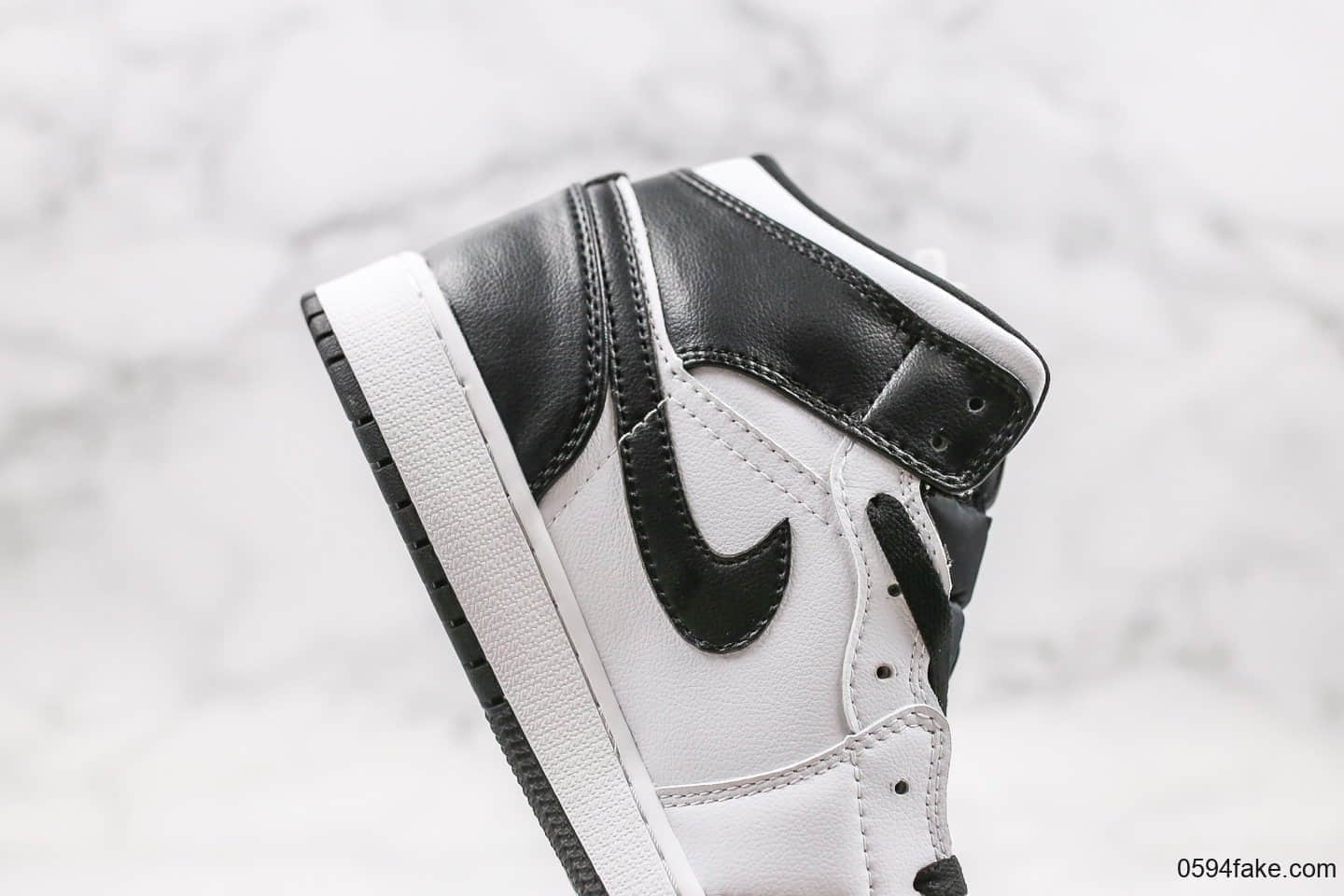 乔丹Air Jordan 1 Mid Reverse Black Toe纯原版本中帮AJ1逆向黑脚趾原盒原标正确后跟定型 货号：BQ6472-101