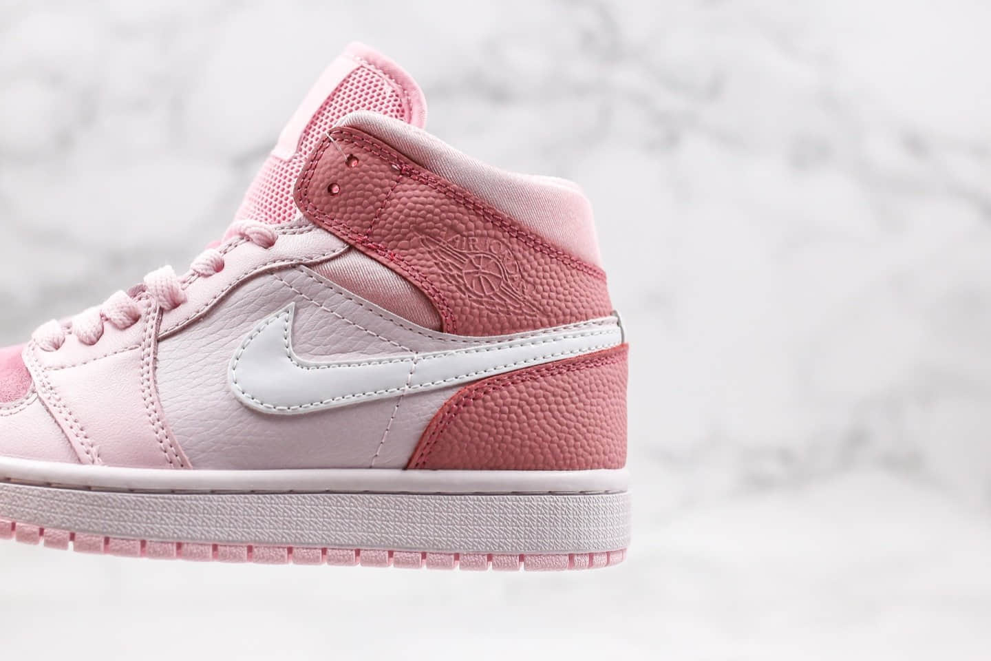 乔丹Air Jordan 1 Mid Digital Pink纯原版本中帮AJ1白粉红泡沫配色原盒原标正确鞋面皮料 货号：CW5379-600