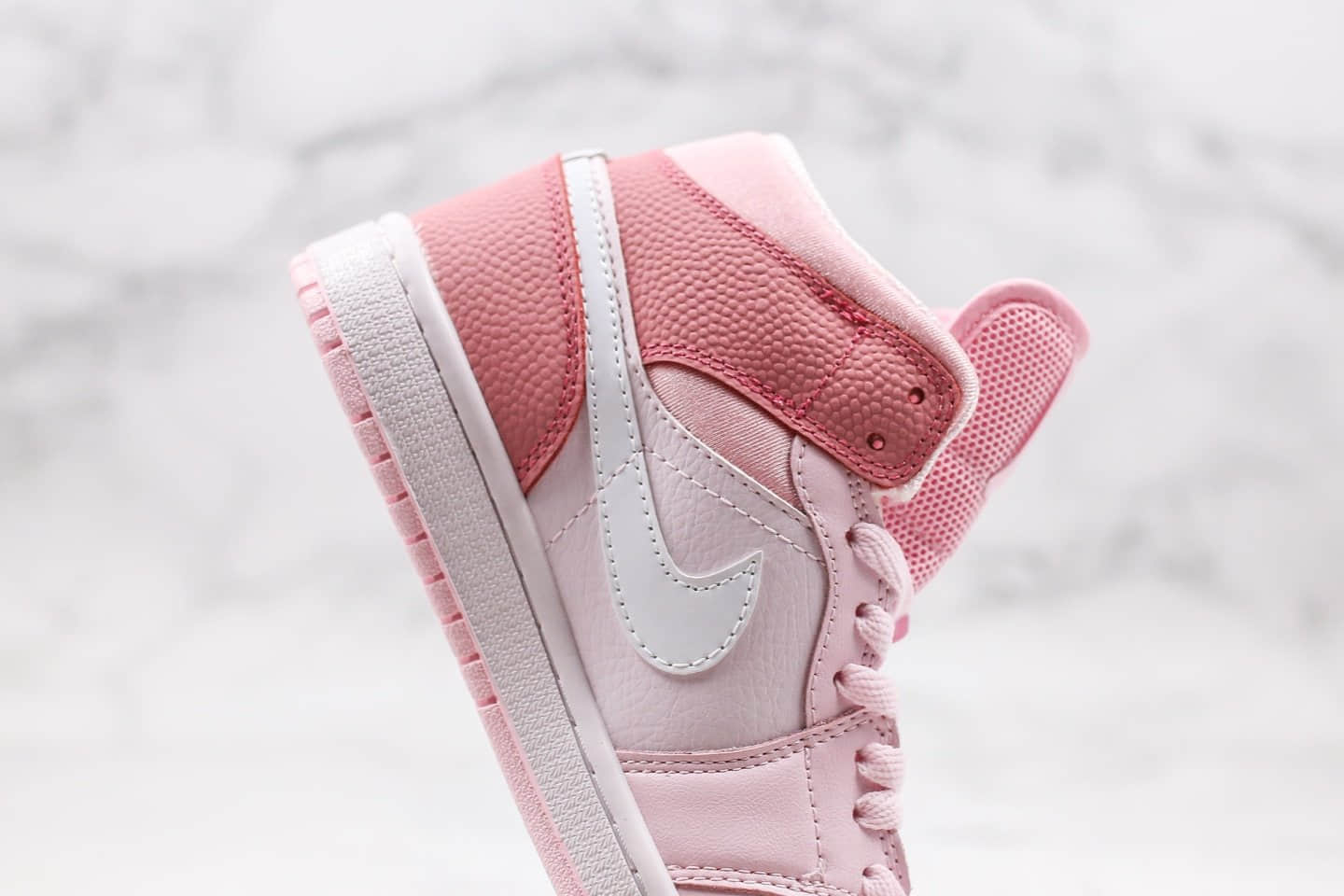 乔丹Air Jordan 1 Mid Digital Pink纯原版本中帮AJ1白粉红泡沫配色原盒原标正确鞋面皮料 货号：CW5379-600