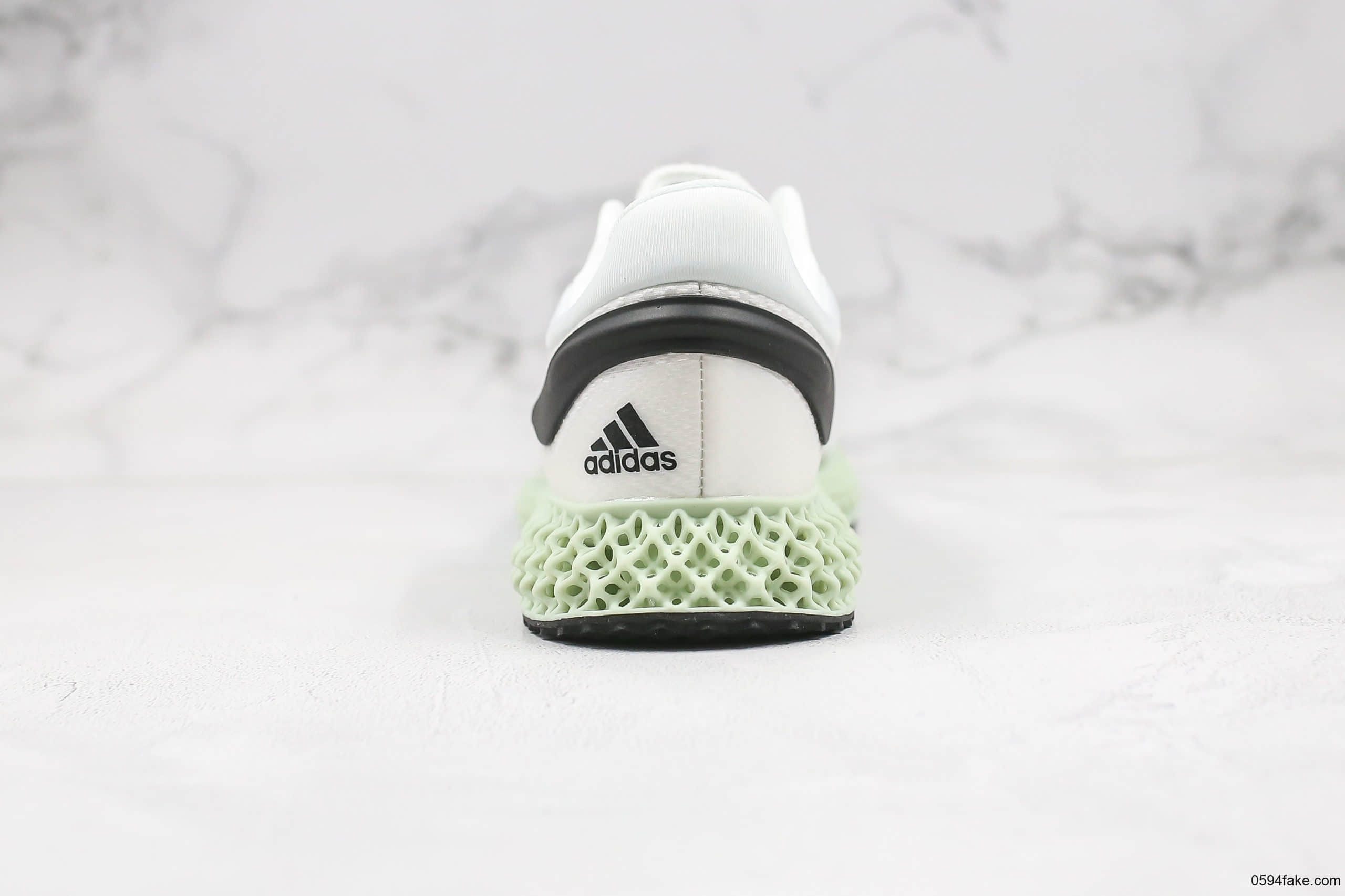 阿迪达斯Adidas Alphaedge 4D LTD M公司级版本跑鞋黑白配色男女休闲运动鞋 货号：FV5327