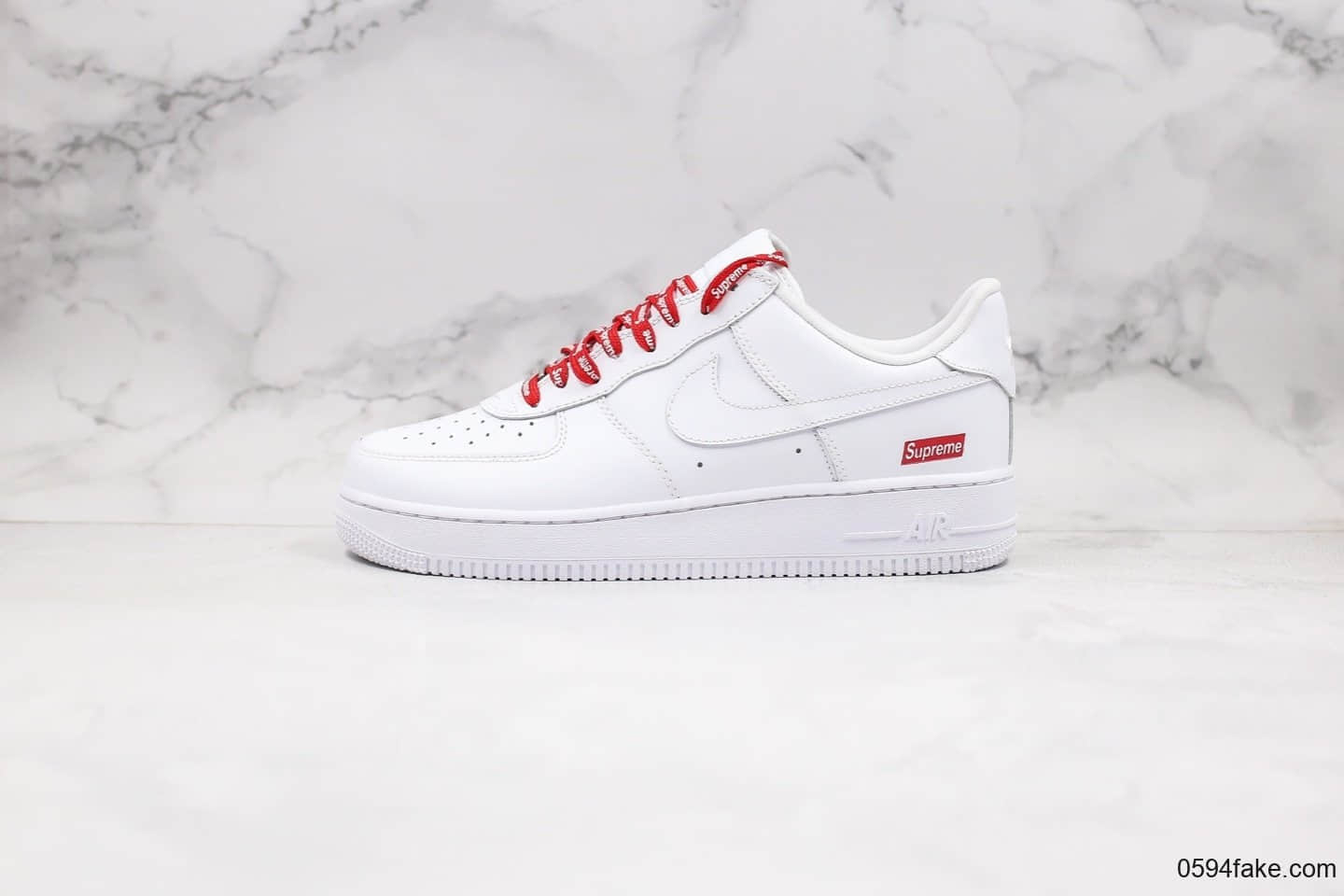 耐克Supreme x Nike Air Force 1 Low纯原版本限量联名空军一号白红配色原装抽屉盒 货号：CU9225-100