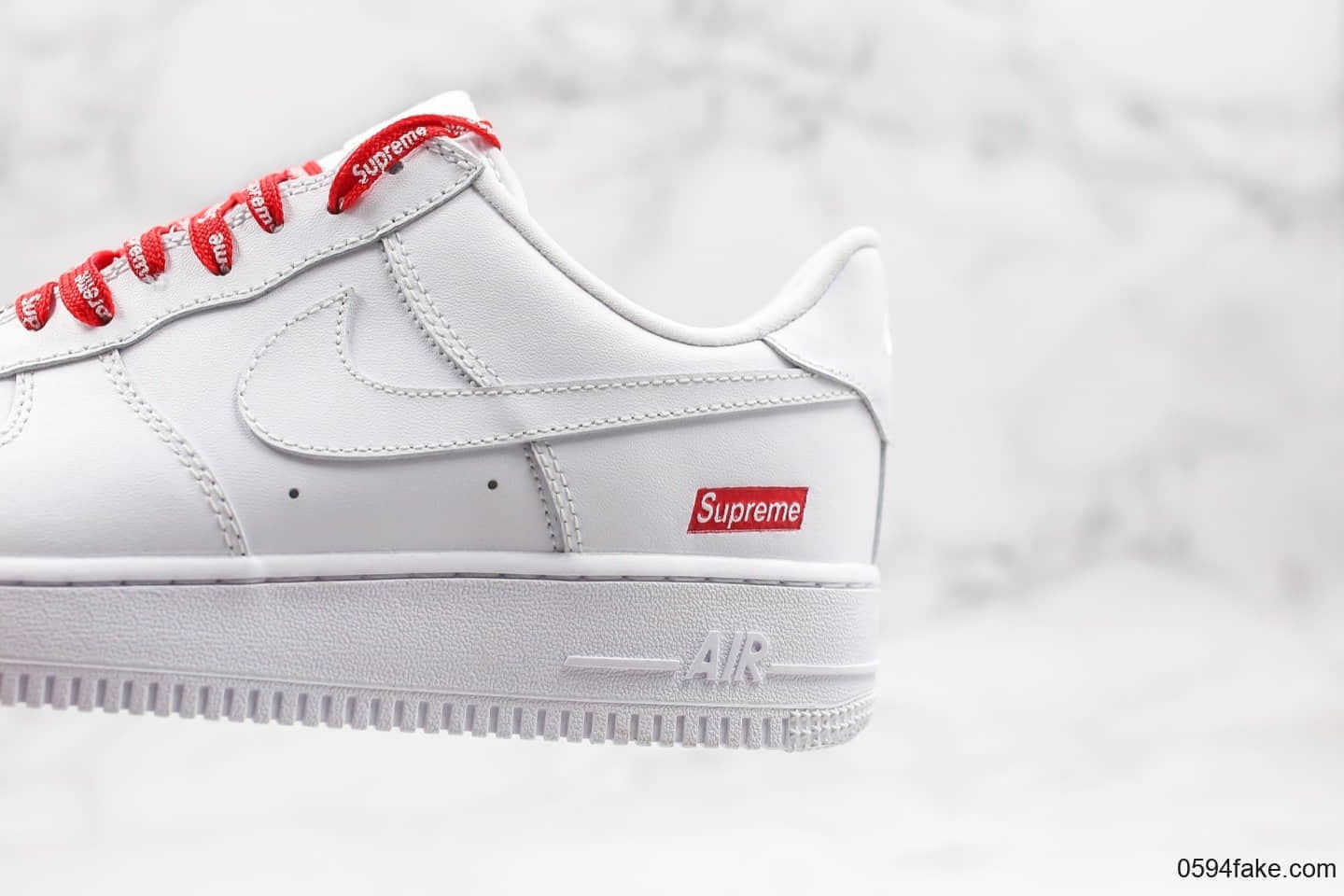 耐克Supreme x Nike Air Force 1 Low纯原版本限量联名空军一号白红配色原装抽屉盒 货号：CU9225-100