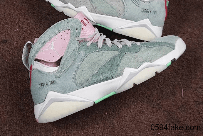 毛绒兔八哥！Air Jordan 7“ Hare 2.0”释出最新实物细节图！ 货号：CT8529-002
