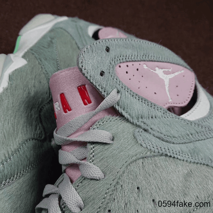 毛绒兔八哥！Air Jordan 7“ Hare 2.0”释出最新实物细节图！ 货号：CT8529-002