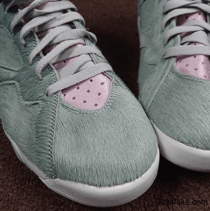 毛绒兔八哥！Air Jordan 7“ Hare 2.0”释出最新实物细节图！ 货号：CT8529-002