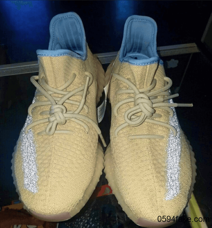 Yeezy 350 V2 “Linen”实物图首度曝光！侧透满天星超抢眼！