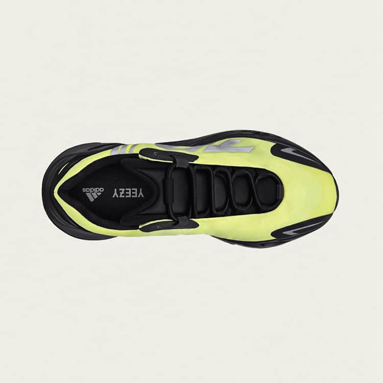 两双Yeezy 700 MNVN全新配色限定本月发售！