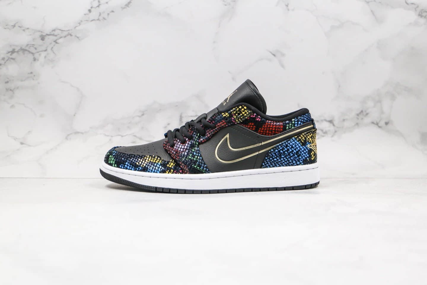 乔丹Air Jordan 1 Low BHM「Muiti-Colored Snakeskin」纯原版本低帮AJ1黑人月蛇鳞设计烫金飞翼多彩蛇纹皮革原鞋开模一比一打造 货号：CW5580-001