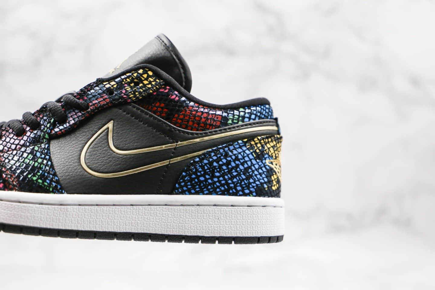 乔丹Air Jordan 1 Low BHM「Muiti-Colored Snakeskin」纯原版本低帮AJ1黑人月蛇鳞设计烫金飞翼多彩蛇纹皮革原鞋开模一比一打造 货号：CW5580-001