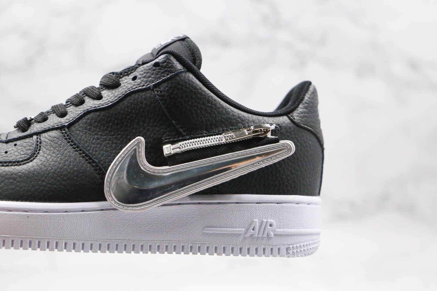 耐克Nike Air Force 1 Low 07 PRM Zip Swoosh纯原版本低帮空军一号黑色镭射钩换钩内置气垫配件齐全 货号：CW6558-001