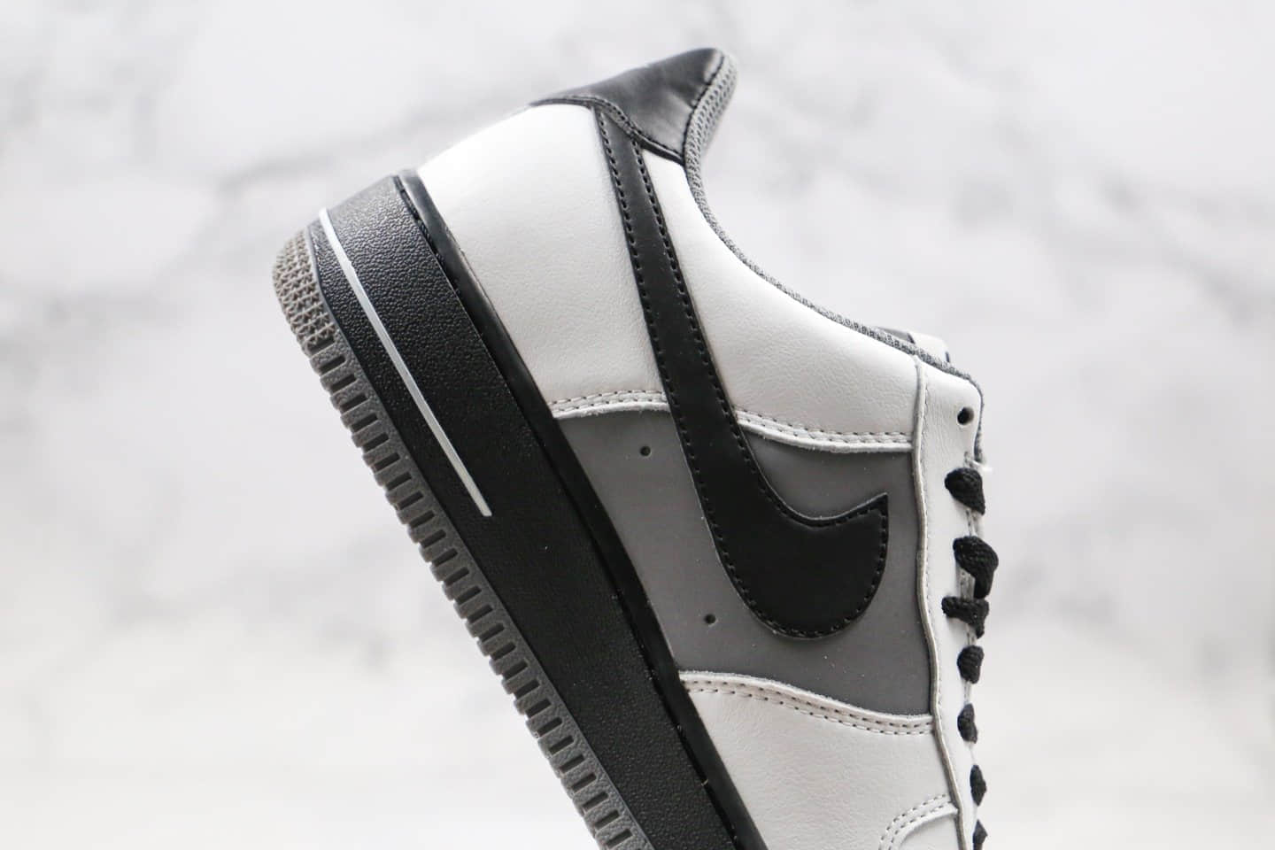 耐克Nike Air Force 1 Low x Dior纯原版本迪奥联名款低帮空军一号白黑灰色内置气垫原盒原标正确楦头纸板打造 货号：553689-609