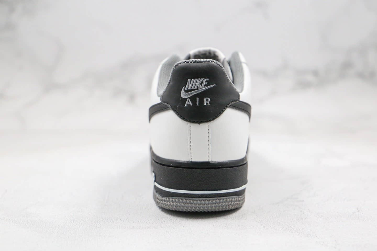 耐克Nike Air Force 1 Low x Dior纯原版本迪奥联名款低帮空军一号白黑灰色内置气垫原盒原标正确楦头纸板打造 货号：553689-609