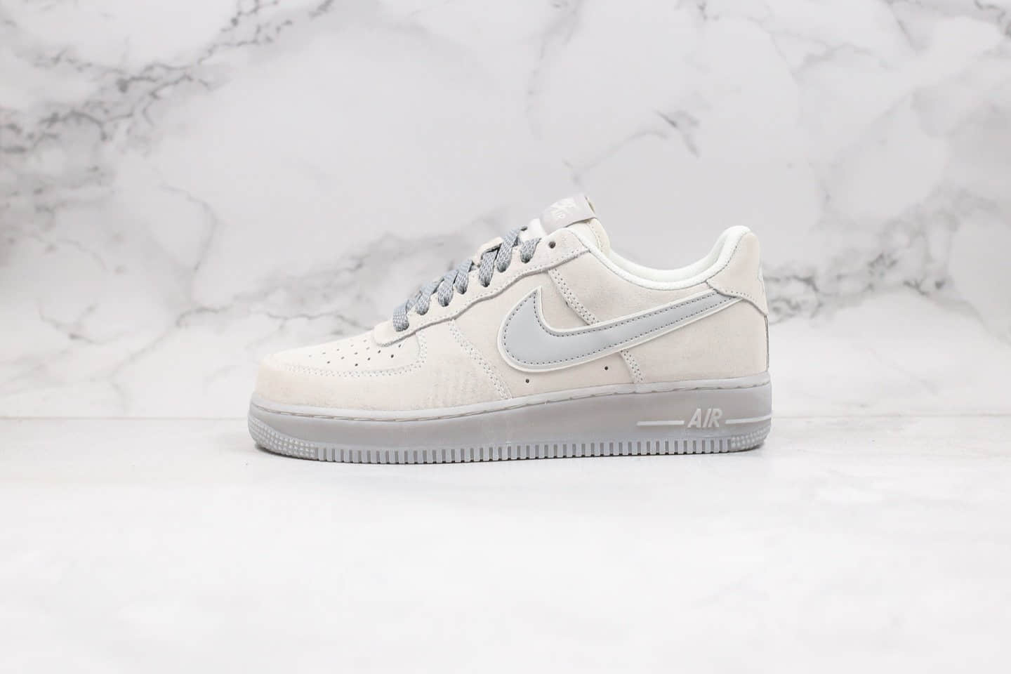 耐克Nike Air Force1 Low '07纯原版本低帮空军一号果冻底浅灰色3M反光满天星内置全掌气垫 货号：315122-002