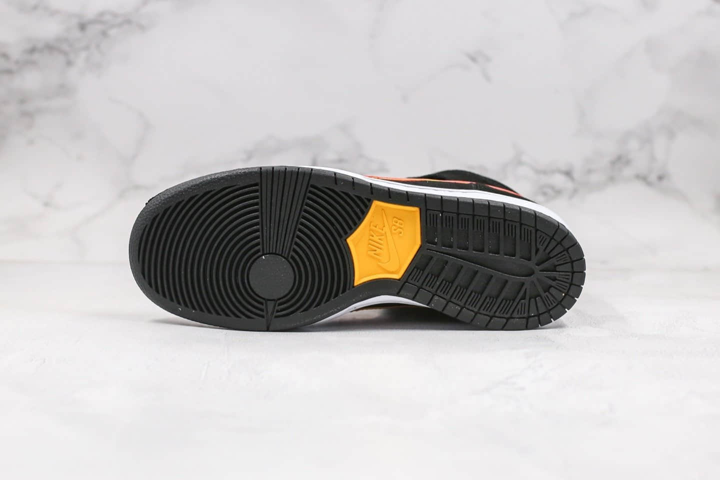 耐克Nike SB Dunk High纯原版本高帮公路旅行黑橙黄钩配色内置Zoom气垫原盒原标 货号：BQ6826-003