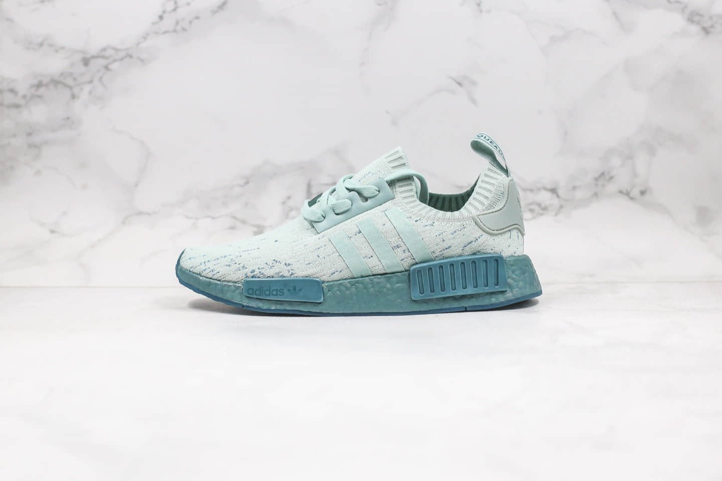 阿迪达斯adidas NMD R1 Primeknit Tactile Green纯原版本爆米花跑鞋NMD R1水晶蓝绿配色区别市面通货版本 货号：CG3601