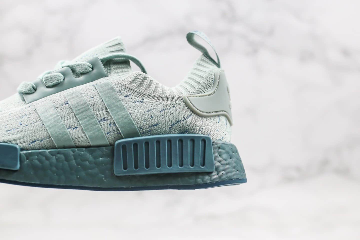 阿迪达斯adidas NMD R1 Primeknit Tactile Green纯原版本爆米花跑鞋NMD R1水晶蓝绿配色区别市面通货版本 货号：CG3601