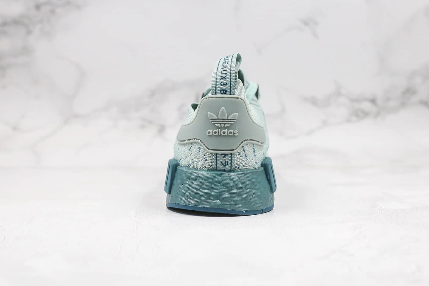 阿迪达斯adidas NMD R1 Primeknit Tactile Green纯原版本爆米花跑鞋NMD R1水晶蓝绿配色区别市面通货版本 货号：CG3601