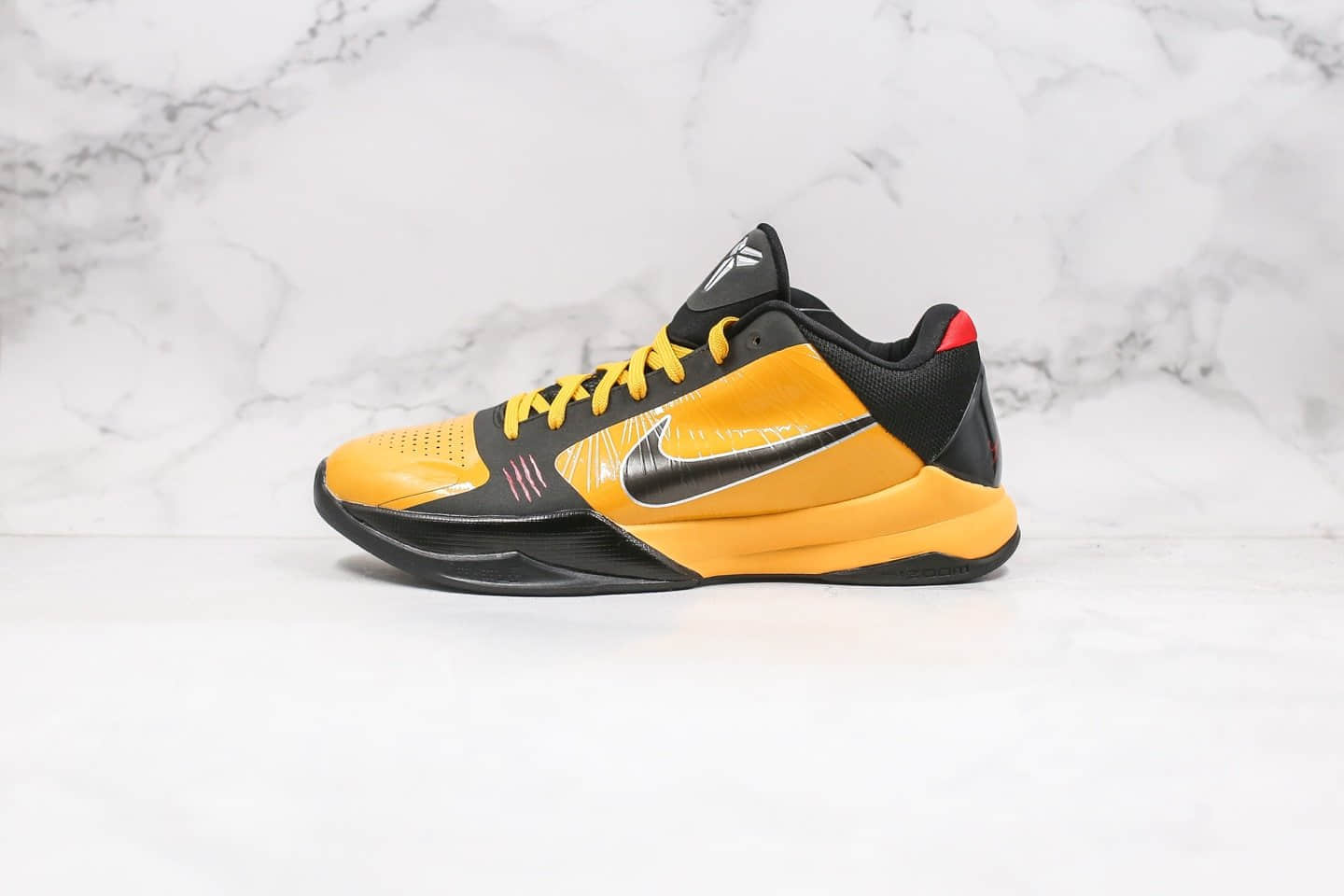 耐克Nike Zoom Kobe V纯原版本科比5代黑黄色李小龙配色内置气垫原档案数据开发 货号：386429-701