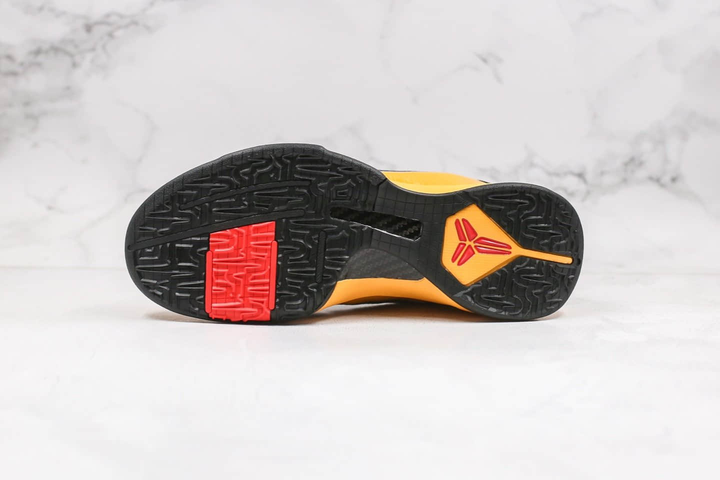耐克Nike Zoom Kobe V纯原版本科比5代黑黄色李小龙配色内置气垫原档案数据开发 货号：386429-701