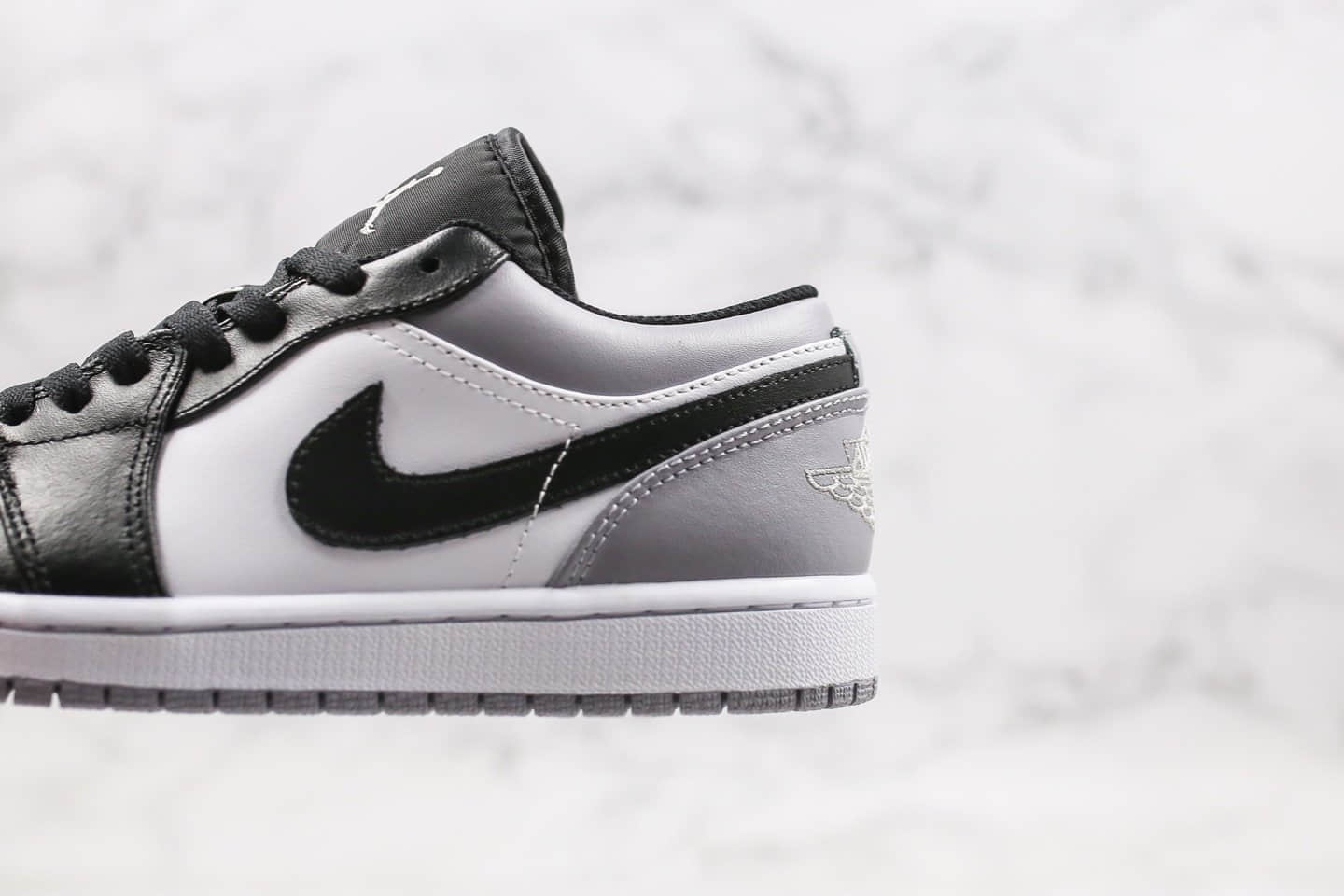 乔丹Air Jordan 1 Low纯原版本低帮AJ1黑灰脚趾正确鞋面头层皮材质 货号：553558-110