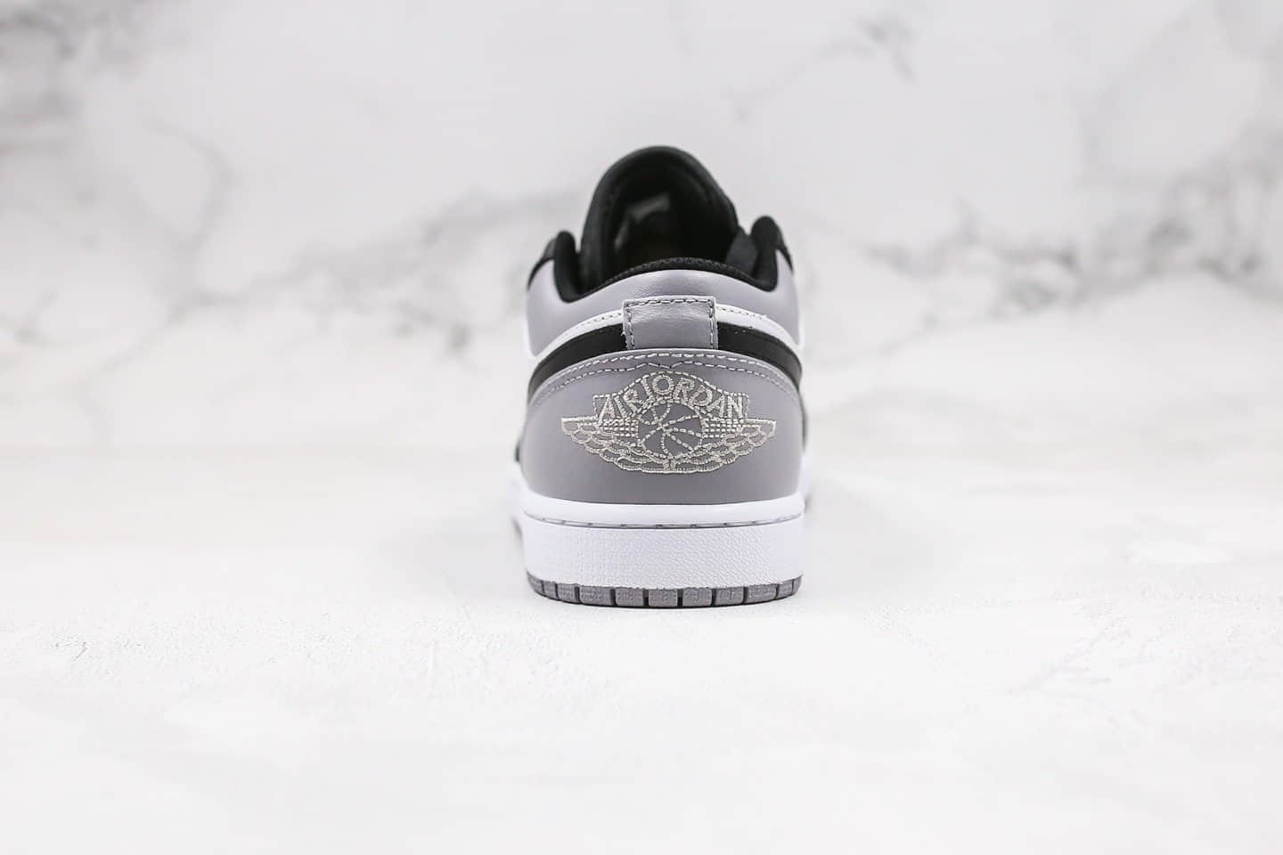 乔丹Air Jordan 1 Low纯原版本低帮AJ1黑灰脚趾正确鞋面头层皮材质 货号：553558-110