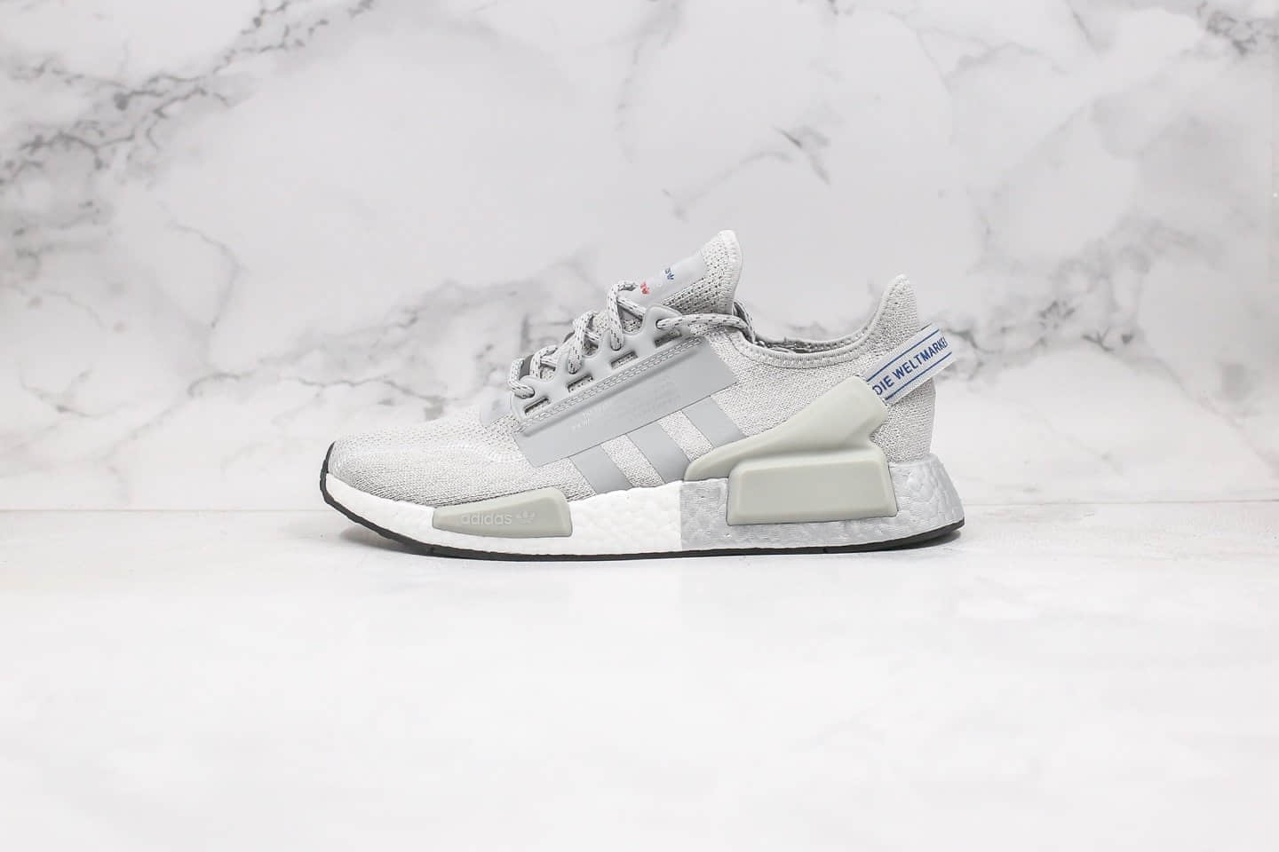 阿迪达斯Adidas NMD R-1 V2纯原版本爆米花NMD白灰色原楦头纸板打造正确鞋面材质 货号：FW5328