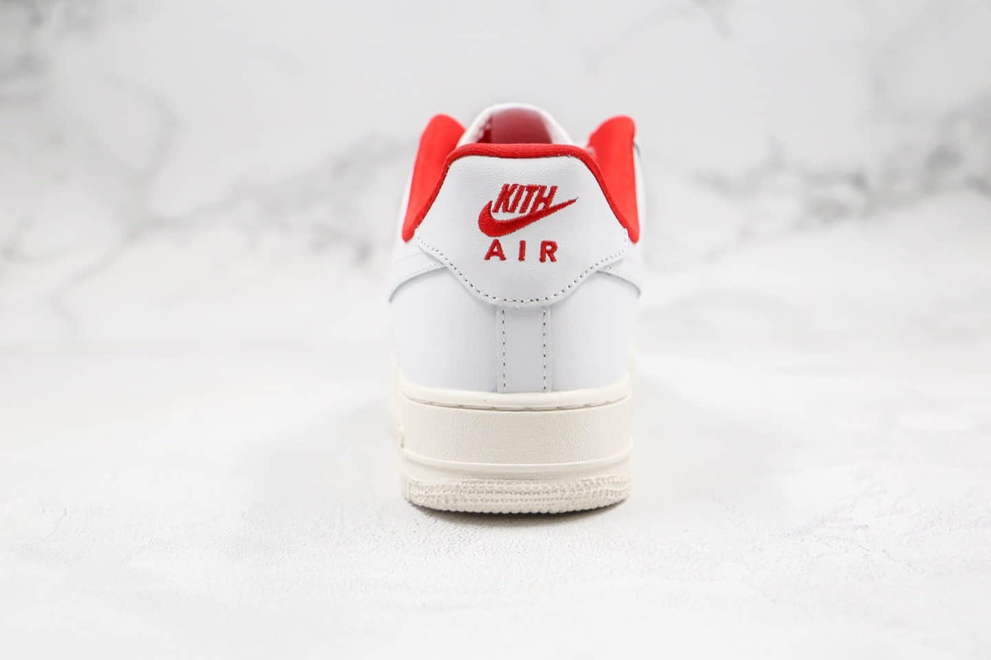 耐克KITH x Air Force1 Ronnie Fieg纯原版本低帮空军一号超级联名款浮雕印花LOGO白红色内置全掌Sole气垫原盒原标 货号：AO2132-104