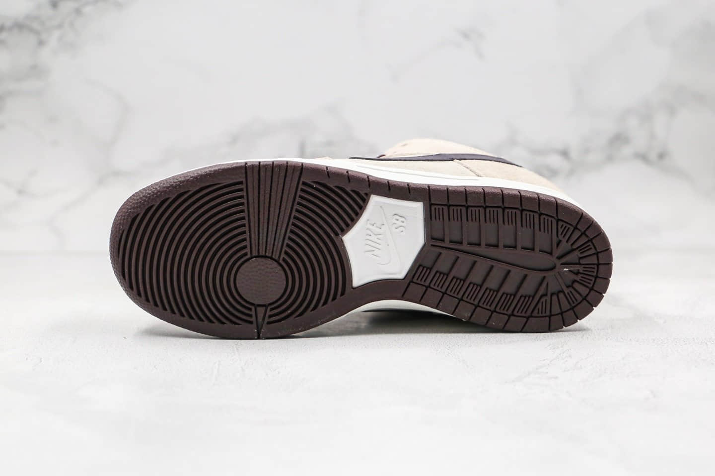 耐克Nike SB Dunk Low “Raygun”公司级版本低帮板鞋米白黑配色完美还原细节 货号：BQ6817-004