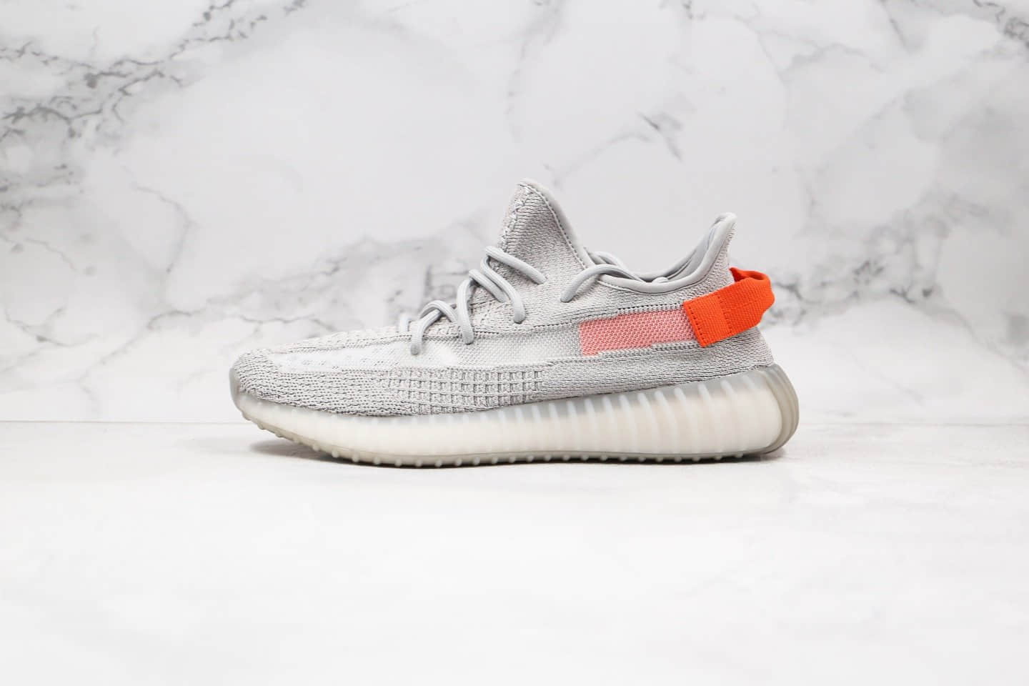 阿迪达斯Adidas Yeezy 350v2 Boost tail Light纯原版本椰子350V2灰橙色车尾灯欧洲限定原厂巴斯夫爆米花大底 货号：FX9017